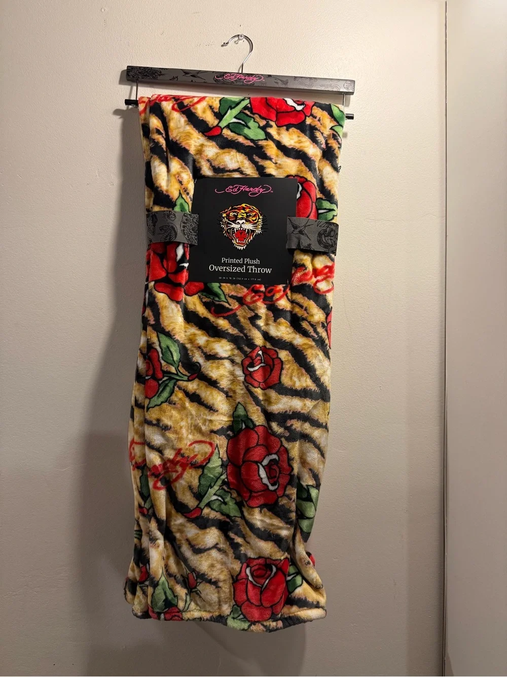 Ed Hardy Oversized Printed Plush Throw Blanket Tiger stripes roses NWT